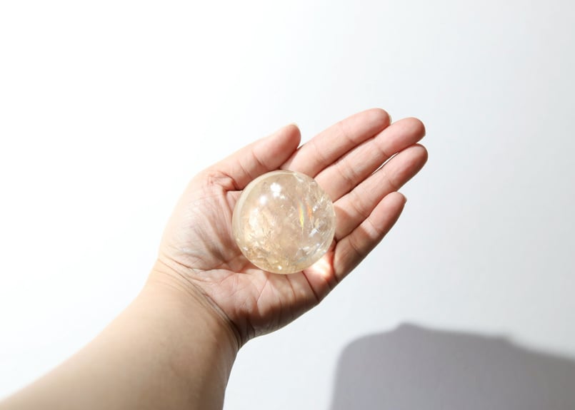 天然石　虹入り　ゴールデンカルサイトスフィア 黄金色に浮かぶ虹色のきらめき*ゴールデンカルサイト・スフィア