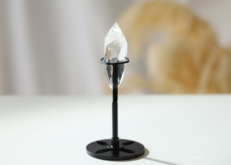 魔女の叡智】クリアクォーツ 宝石カット 台座付き | Y.S.Y24