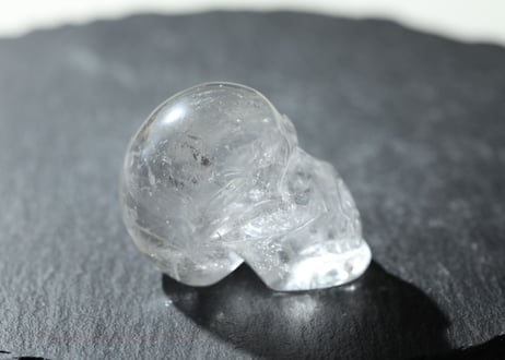 【地球を癒す】ミナスジェライス州産 クリアクォーツ スカル