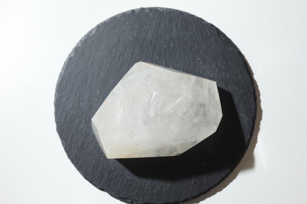 フリーフォーム（ホワイトルチルスモーキークォーツ56）