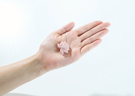 【悟りのシッディ入り】ピンクオパールの蓮の花