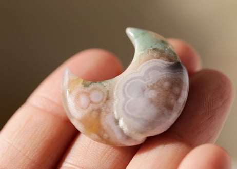 【鉱物の不思議】ブルーチェリーブロッサムアゲート 星と月