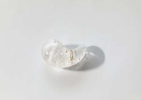 【カルマ解放のシッティ入り】ガネッシュヒマール産 水晶 勾玉