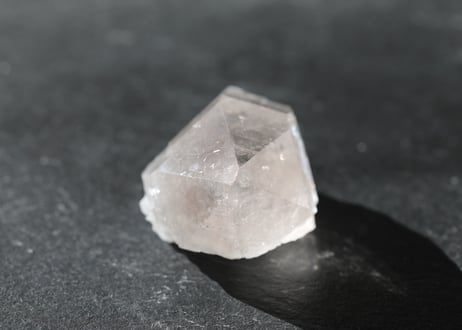 【ガネーシャが住む石】ガネッシュヒマール産水晶 ポイント