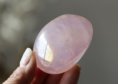 【ハートの輝き】エンジェルオーラ ローズクォーツ 握り石