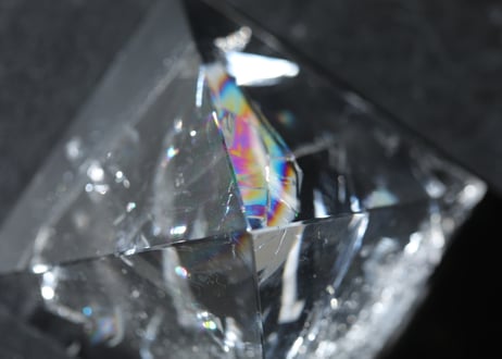 【華やかな人生を】虹入り レムリアンシード ピラミッド