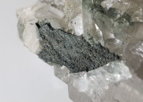 【マスターたちのギフト】クローライト入り ガネッシュヒマール産水晶
