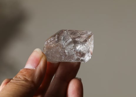 【カルマ解放のシッティ入り】ガネッシュヒマール産 水晶