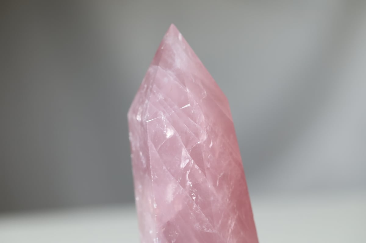 大きなローズクォーツ ポイント 671g 【公式通販】