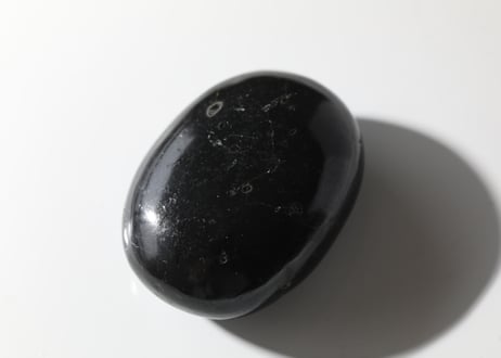 【体へ愛をこめて】ブラックトルマリン 握り石