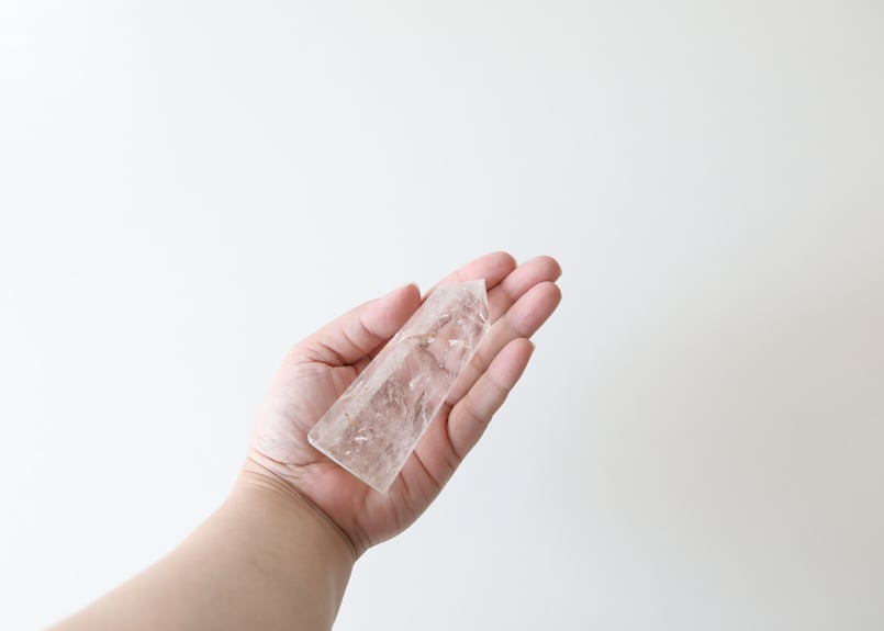 ヘマタイト&クリアクォーツ 地球と手を繋ぐ】クリアクォーツ ポイント ヘマタイト入り | Y.S.Y24