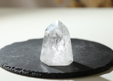 【星の瞬き】トカンティンス産 虹入り クリアクォーツ ポイント