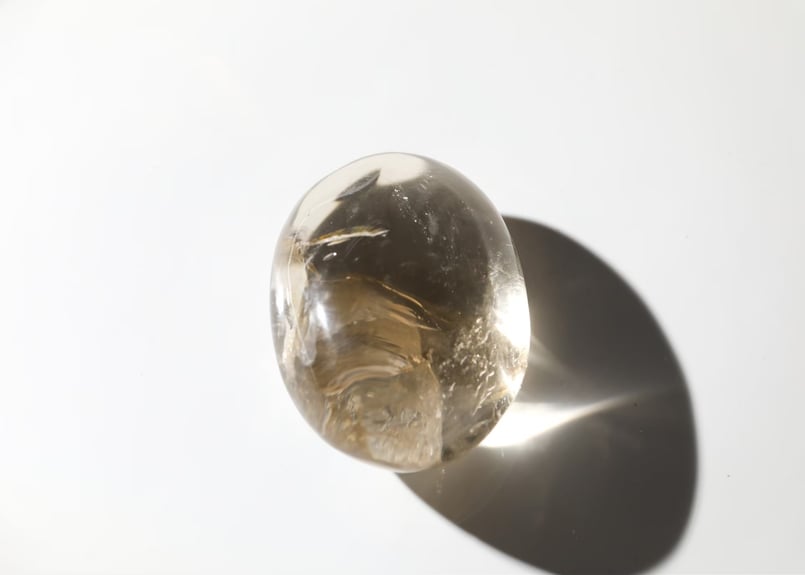 カルマ解放のシッティ入り】虹入り スモーキークォーツ 握り石 | Y.S.Y24