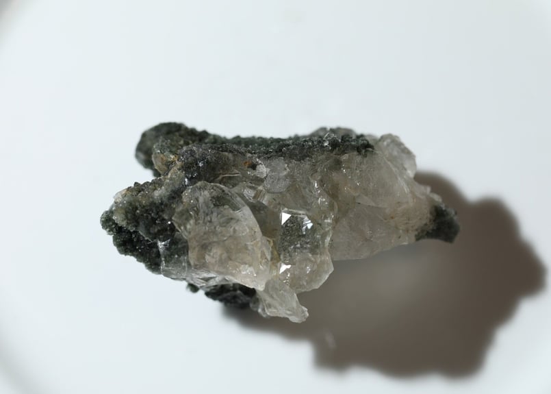 激安⭐️ マニハール産　水晶　磨きなし　キラッキラ　クローライト　ヒマラヤ水晶 マニハール産ヒマラヤ水晶クラスター - ヒマラヤ水晶専門店