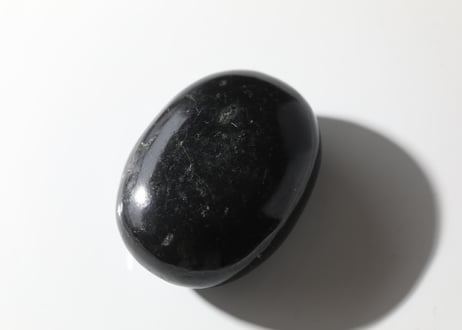 【体へ愛をこめて】ブラックトルマリン 握り石