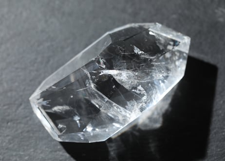 【叡智の結晶】虹入り レムリアンクォーツ 磨き