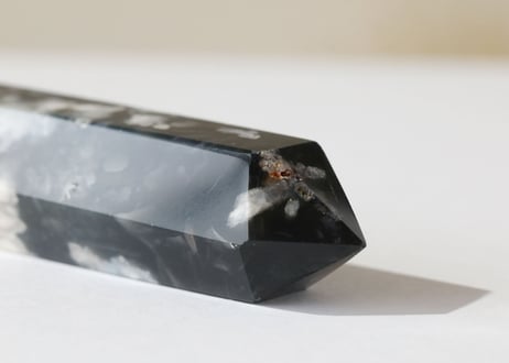 【悟りのシッディ入り】ブラックチェリーブロッサムアゲート ポイント