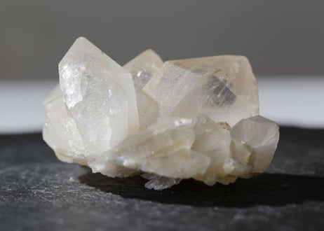 【hug】虹入り マニカラン水晶