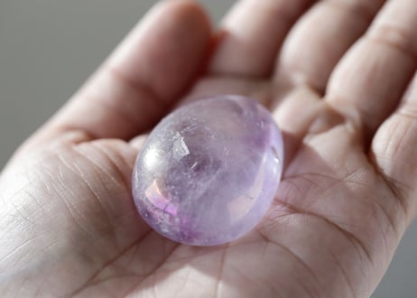 【ちいさな宝物】エンジェルオーラ アメジスト 小さな握り石