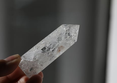 〈カルマ解放シッティ入り〉【静かな魔法】クラック水晶 ポイント