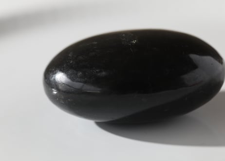 【静かに癒す】ブラックトルマリン 握り石