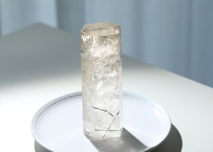 神聖なる光の柱】虹入りスモーキーブラックトルマリンインクォーツ