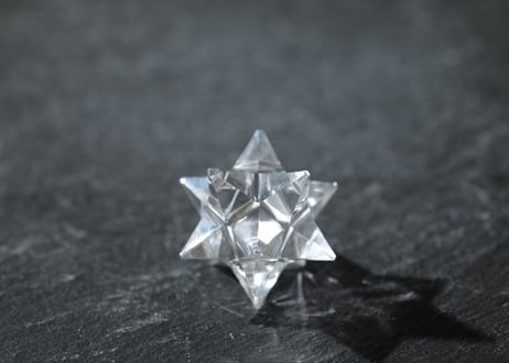 【ascension】ラクタの箱入り ガネッシュヒマール産 水晶 アステロイド