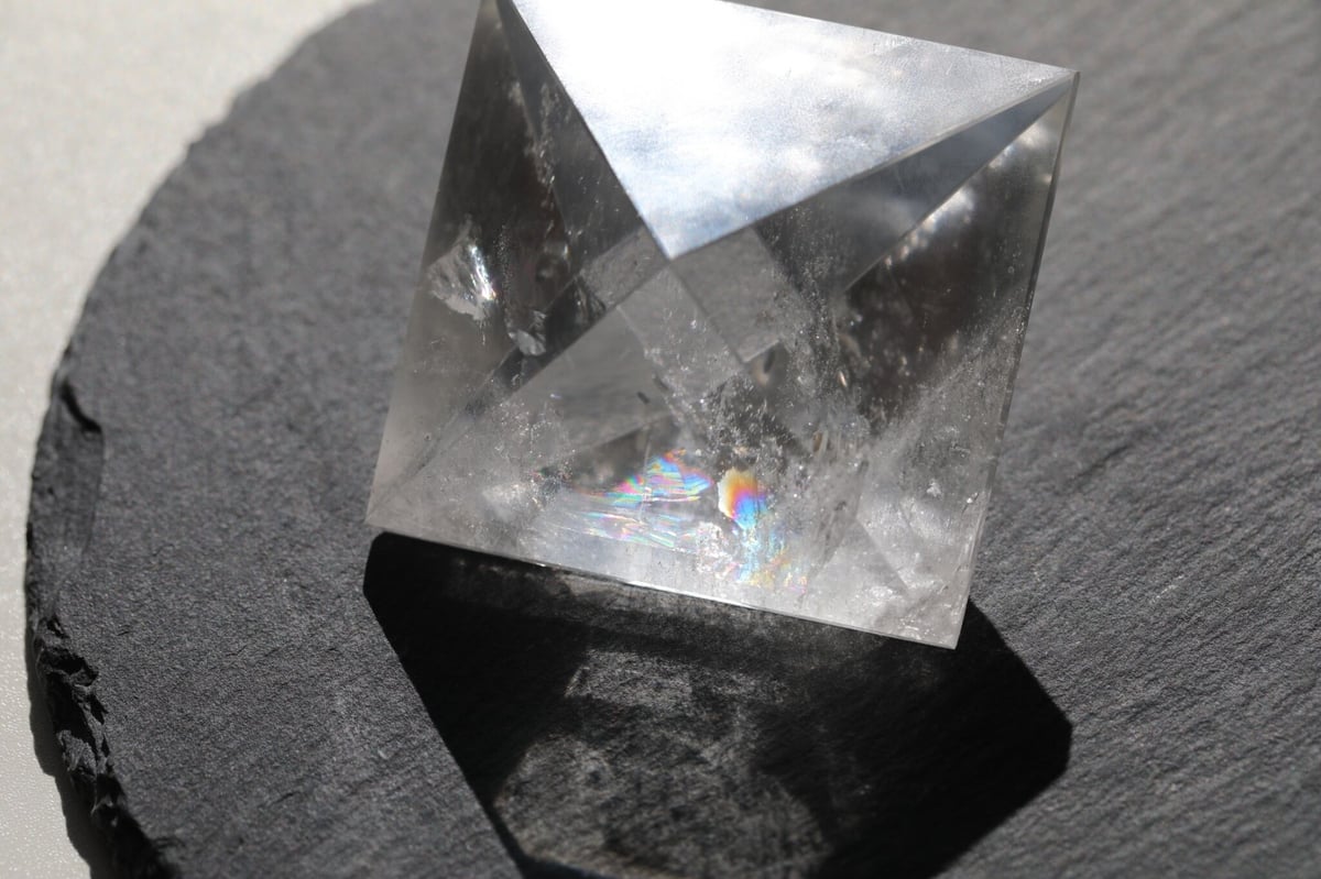 ブラジル産 虹入りクリアクォーツ オクタヒドロン | Y.S.Y24