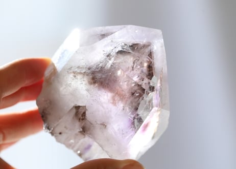 【悠久の時と共に】虹入り トリコロール水晶 スーパーファントム
