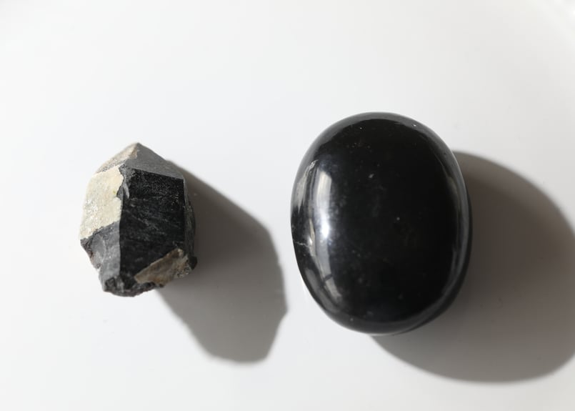 魔除け】ブラックトルマリン 握り石＆モリオン 原石の結界セットC