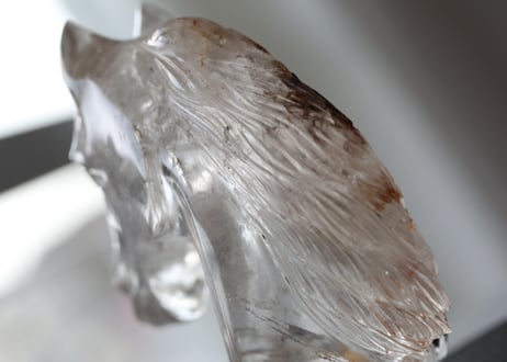 ミナスジェライス州産 虹入り クリアクォーツ 馬