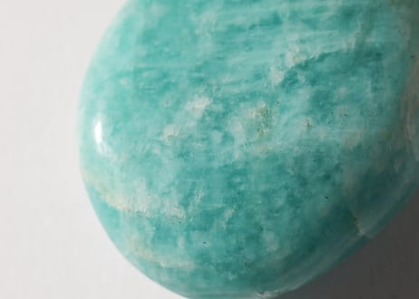 大技封入❣️【虚空蔵菩薩から智慧を授かる】アマゾナイト 握り石 ※イベントクーポン使用不可