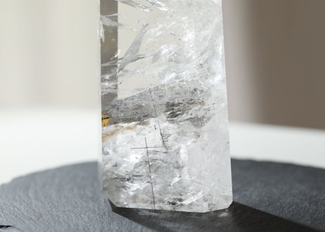 ハイクオリティ　虹入り レムリアンシード 磨き ルチル入り【家を守る】