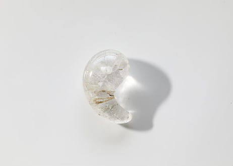【カルマ解放のシッティ入り】ガネッシュヒマール産 水晶 勾玉