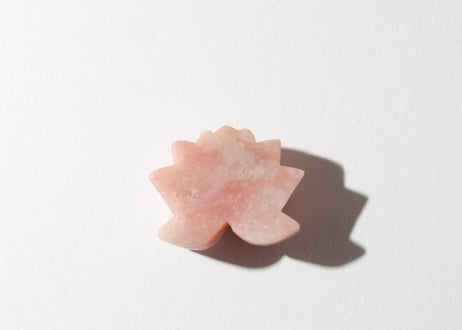 【悟りのシッディ入り】ピンクオパールの蓮の花