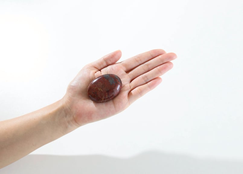 悟りのシッディ入り】レッドジャスパーヘマタイト 握り石 | Y.S.Y24