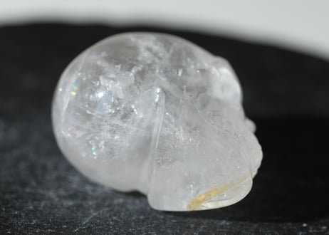 【慶び】虹入り クリアクォーツ スカル