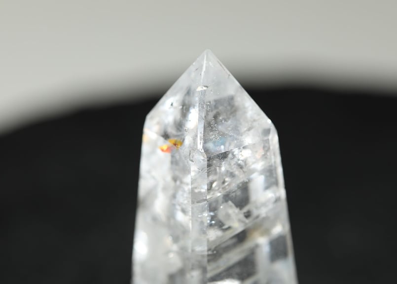 心の湖畔】トカンティンス産 虹入りクリアクォーツ ポイント | Y.S.Y24