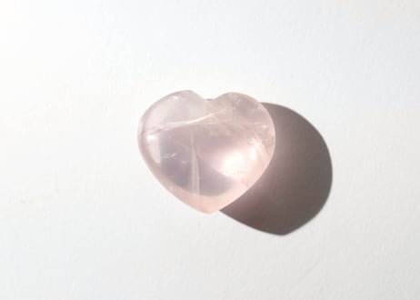 【CONNECTION つながり（必要なものすべてと繋がる） シジル封入 オリジナルカード付き❣️】＆【悟りのシッディ入り】虹入り ローズクォーツ ハート ※イベントクーポン使用不可