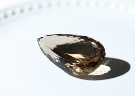 【美しい涙を流せる人となる】スモーキークォーツ 宝石カット