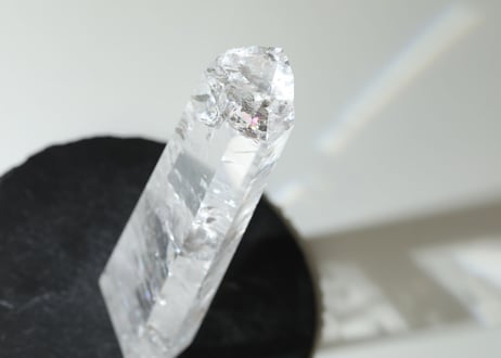 ハイクオリティ　虹入り レムリアンシード 磨き ルチル入り【家を守る】