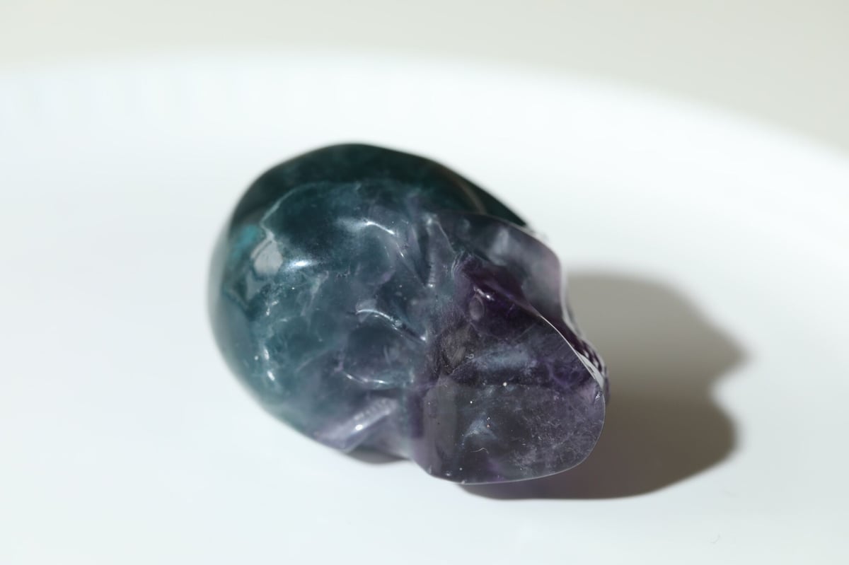 学びの師】レインボーフローライト スカル | Y.S.Y24