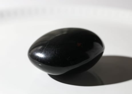 【カルマ解放のシッティ入り】ブラックトルマリン 握り石