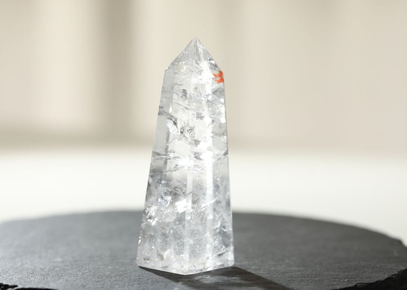 心の湖畔】トカンティンス産 虹入りクリアクォーツ ポイント | Y.S.Y24