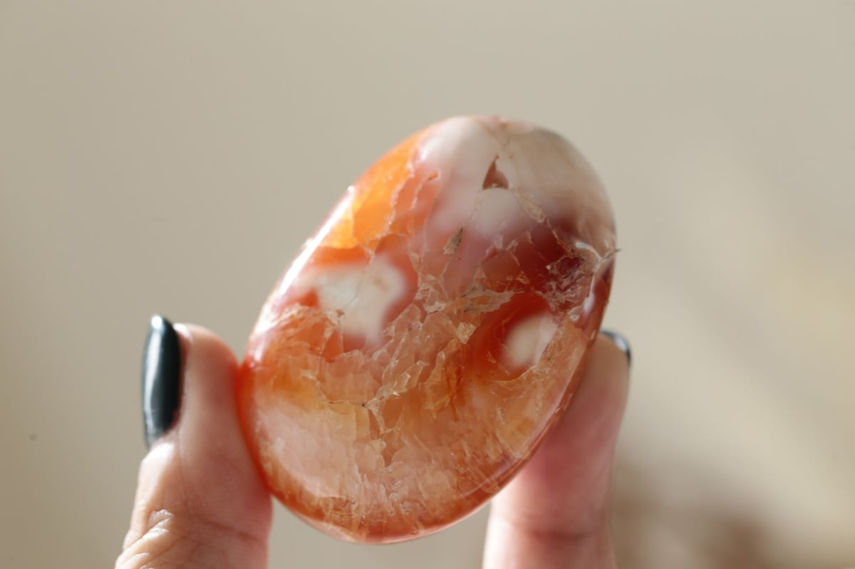 親しみ】カーネリアン 握り石 | Y.S.Y24