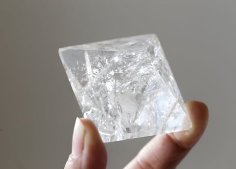 【光をみつけに】ブラジル産 虹入り クリアクォーツ オクタヒドロン