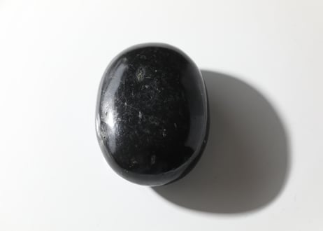 【体へ愛をこめて】ブラックトルマリン 握り石