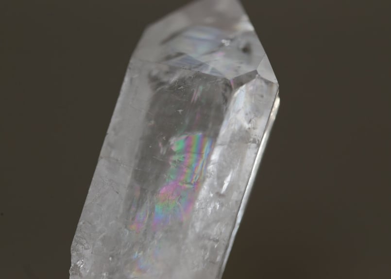 高品質　透明　虹入　クリアクォーツ　ダイアモンド　スタンド付 天界の音】虹入りクリアクォーツとクリスタルチューナー | Y.S.Y24