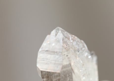 【進むために】虹入り ガネッシュヒマール産 水晶