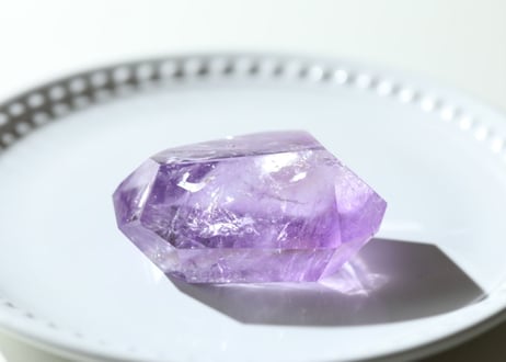 【美への目覚め】虹入りアメジスト フリーフォーム